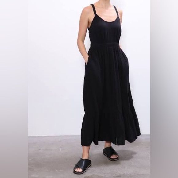 XiRENA Dresses & Skirts - Xirena Black Maxi Dress